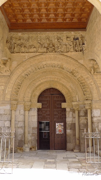 P1560013.JPG - Porche de l'église de Carrión de los Condes