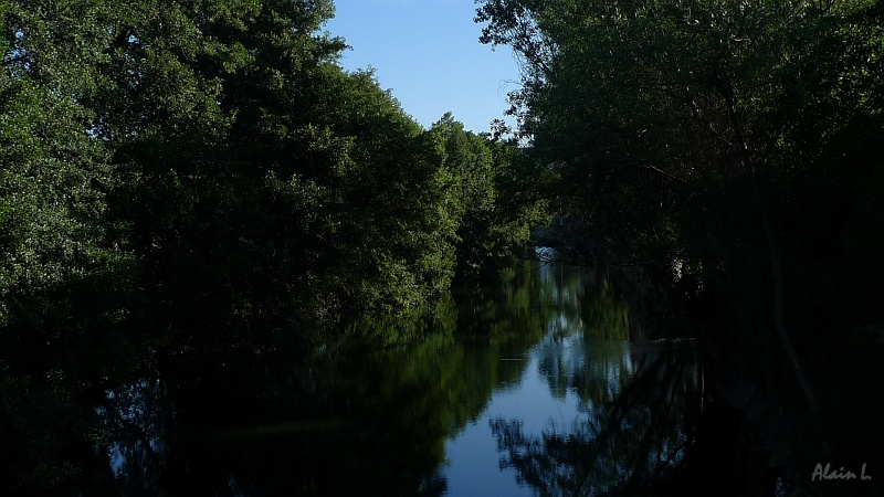 P1650013.JPG - Le río Cúa à Cacabelos