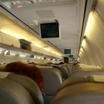 Les écrans du Boing 737 de Luxair nous permettent de suivre la progression de l'avion sur sa route de Luxembourg à Funchal, capitale de Madère