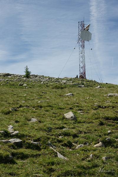 DSC00567.JPG - L'antenne au sommet du Laupon