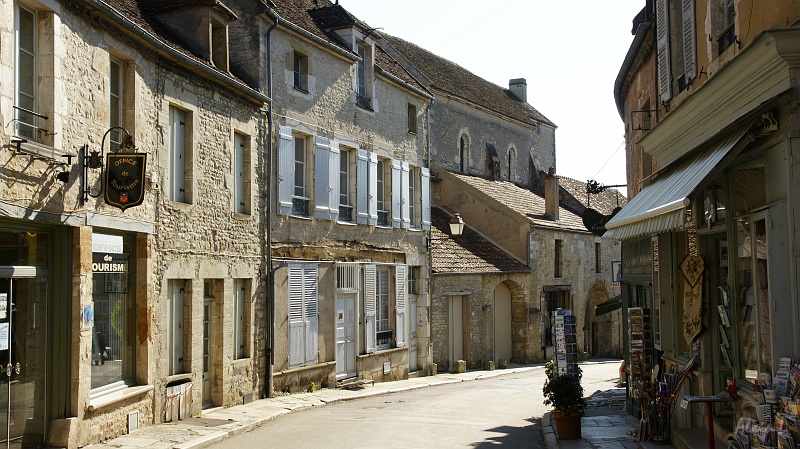 DSC04305.JPG - Rue de Vézelay (photo Sara)