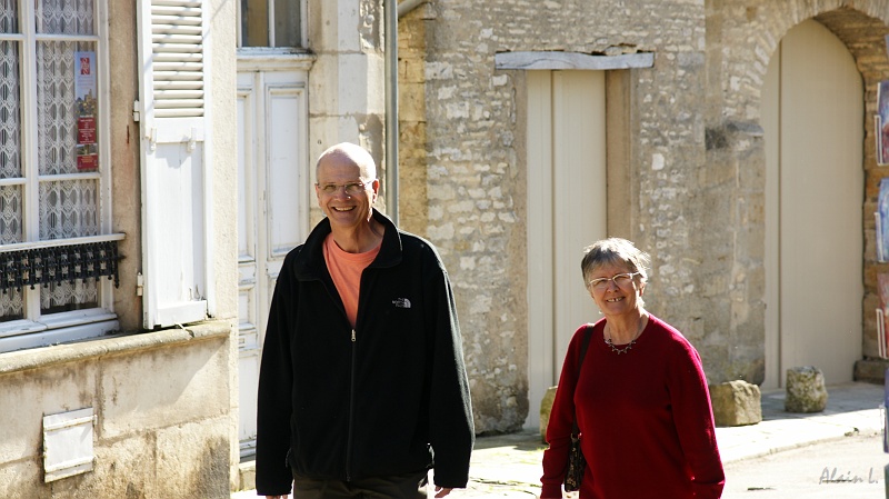 DSC04306.JPG - Le pèlerin et Marie (photo Sara)