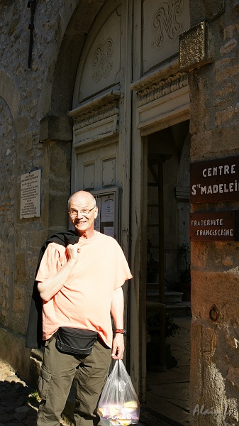 DSC04330.JPG - Entrée du refuge du Centre Sainte-Madeleine, chez les soeurs franciscaines (photo Sara)