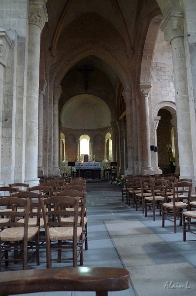 P1130003.JPG - Eglise de Lurcy-Lévis