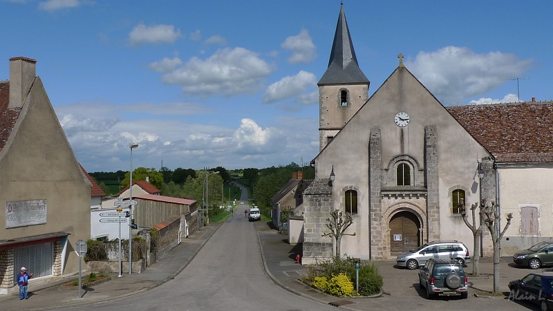 P1130009.JPG - L'église de Valigny, vue de la fenêtre de ma chambre