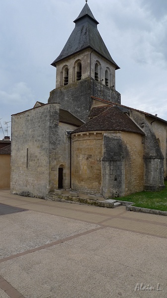 P1270009.JPG - Eglise de Sorges