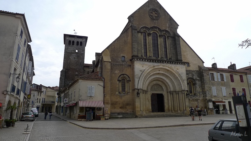 P1380007.JPG - Eglise du XIe, ancienne abbaye bénédictiné Saint-Sever fondée en 988 (classée au Patrimoine mondial de l'Unesco)