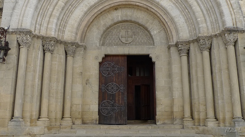 P1380008.JPG - Porche de l'église de Saint-Sever