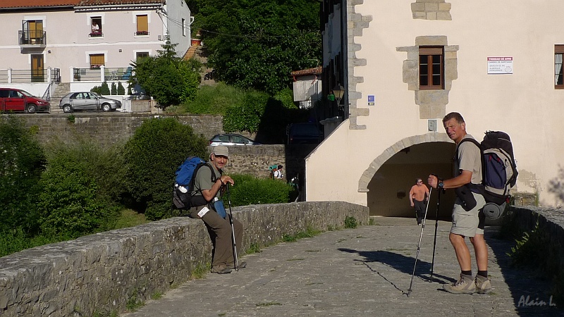 P1450009.JPG - François et Michel sur le pont