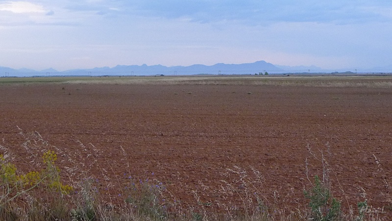 P1590003.JPG - Les premières collines du León