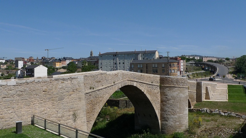 P1640032.JPG - Pont à Ponferrada