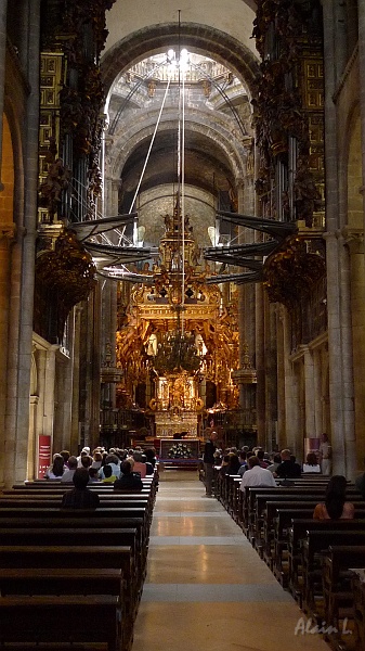 P1740027.JPG - Intérieur de la cathédrale